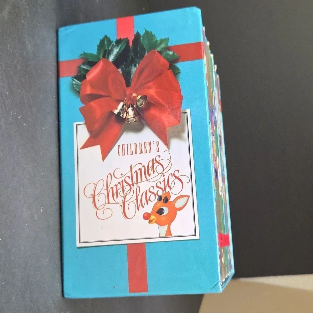 Rudoloh The Red Nosed Reindeer Collection. Lights, Movies,‎ Book